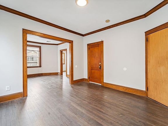 5th image of 408 E Kinney St Floor 2