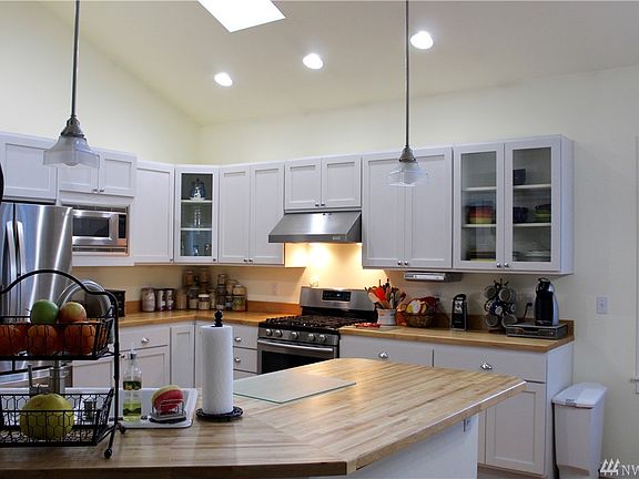 2nd image of 11005 63rd Ave NW