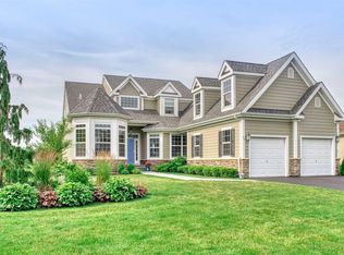 29 Star Flower Row, Riverhead, NY 11901