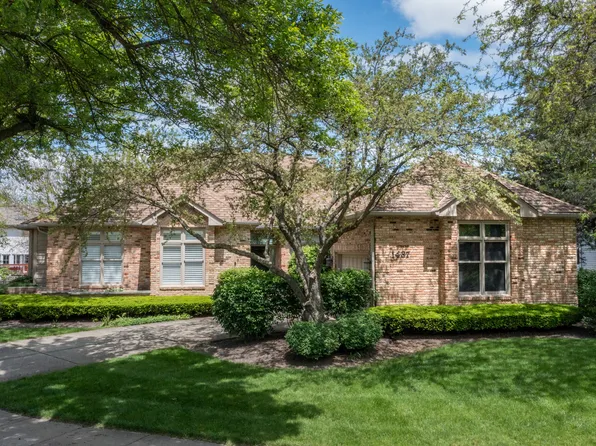 1437 Ambleside Cir, Naperville, IL 60540