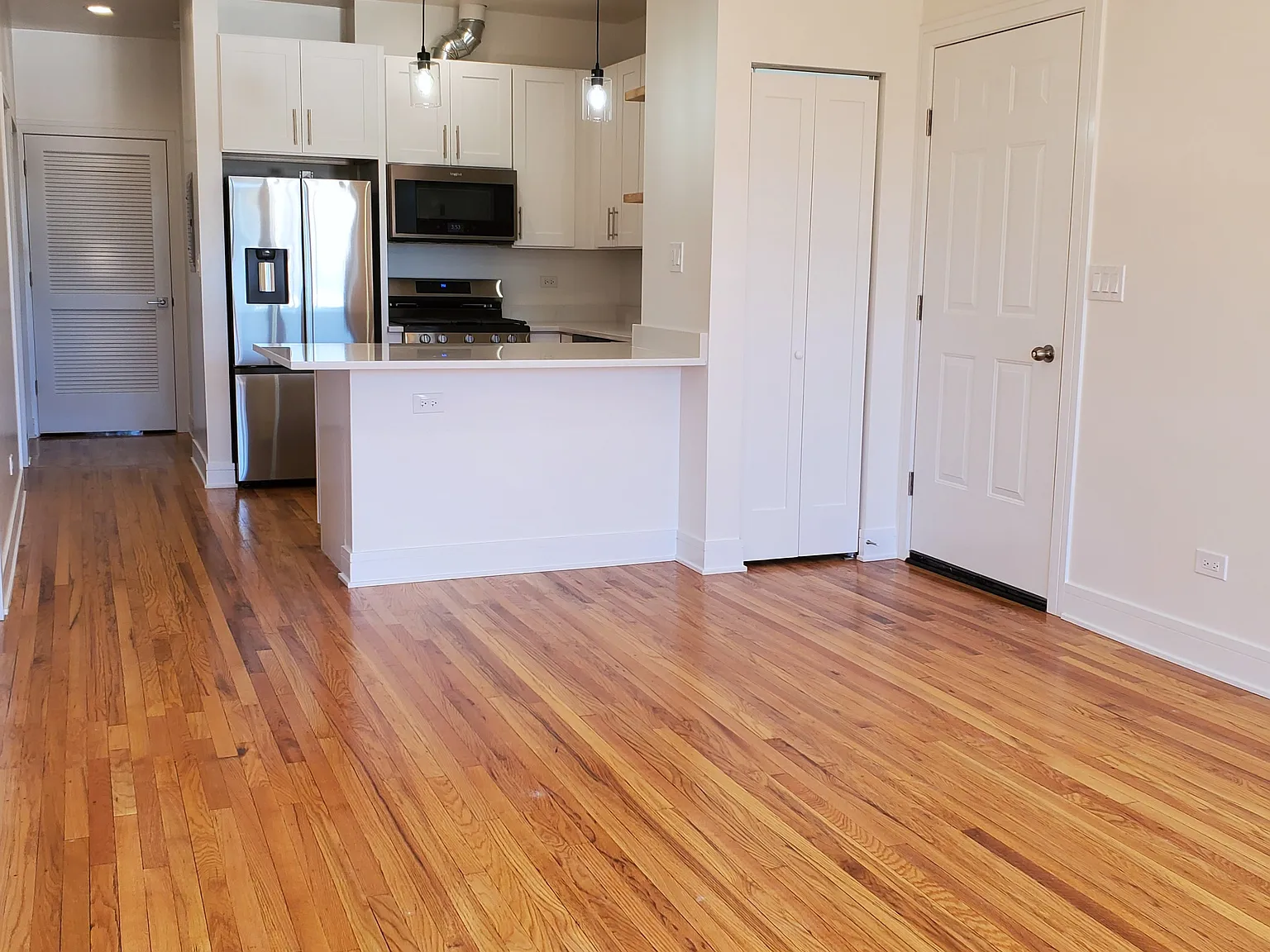 3 bed, 1600 sqft, $2,800 — Photo 2