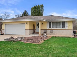 N56W29328 Westview Rd, Hartland, WI 53029