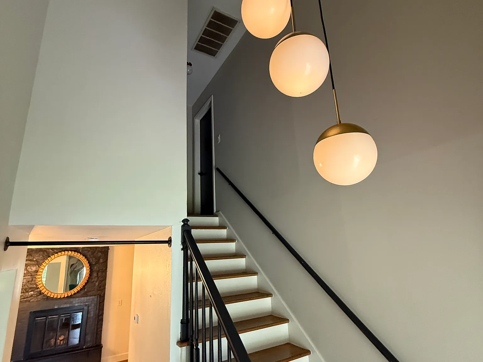 3 bed, 2.5 bath, 1765 sqft, $1,900 — Photo 4