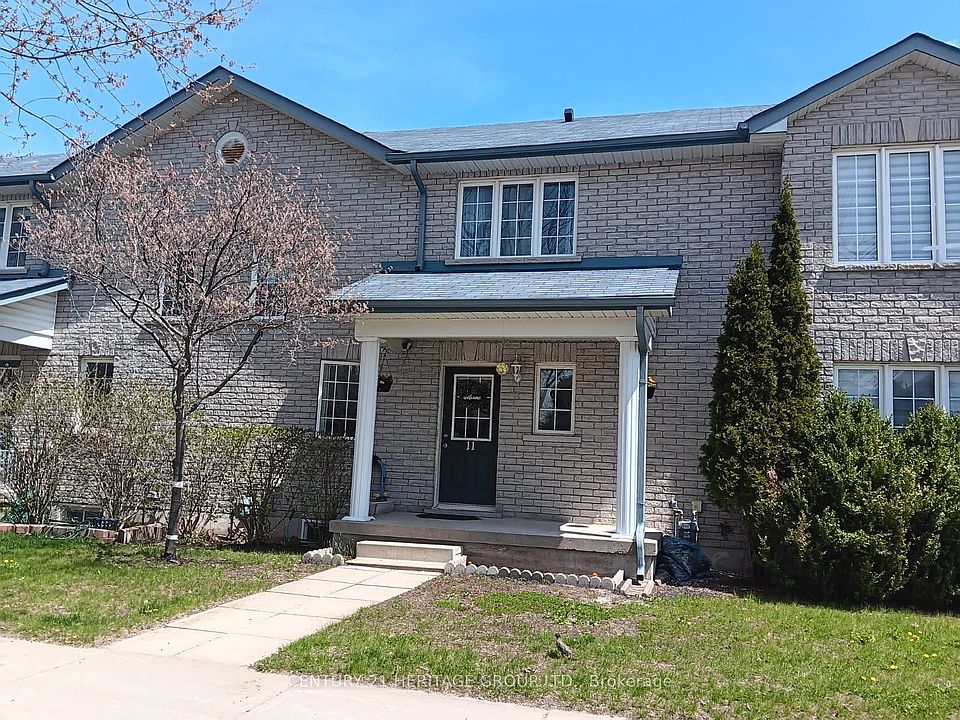 1st image of 11 Silver Maple Cres