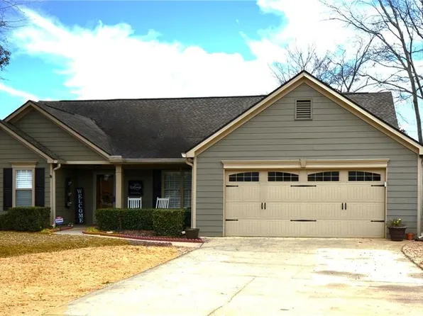 18 Column Ct, Douglasville, GA 30134