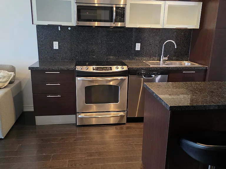 386 Yonge St #3313 — Photo 5
