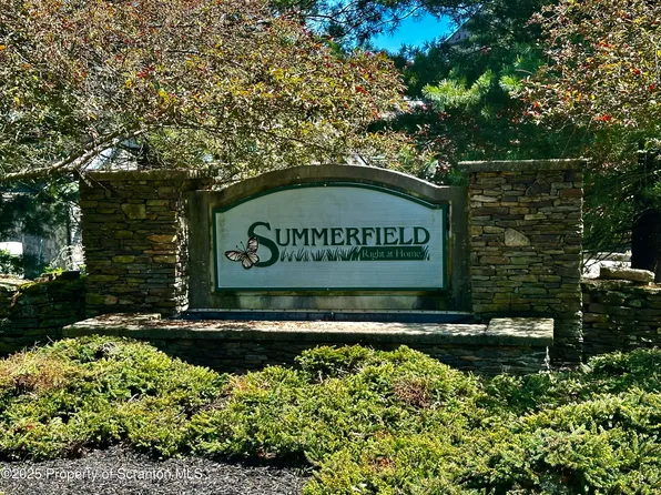 1012 Summerfield Dr, Waverly, PA 18471