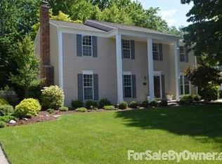 1268 W Fairview Ln, Rochester Hills, MI 48306