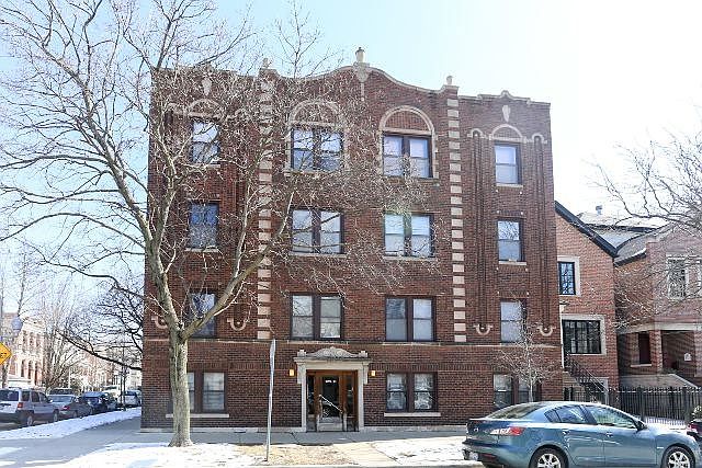 1st image of 3767 N Lakewood Ave #03
