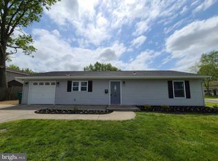 181 Idlewild Rd, Levittown, PA 19057