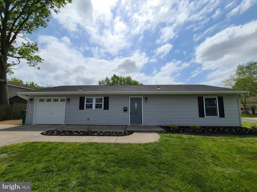 181 Idlewild Rd photo 1