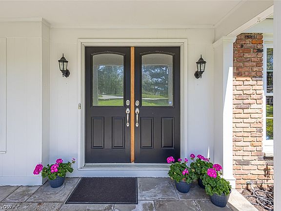 4th image of 32255 Creekside Dr