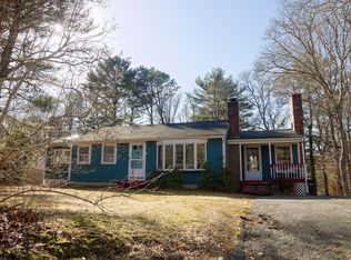 29 Cove Rd, Forestdale, MA 02644