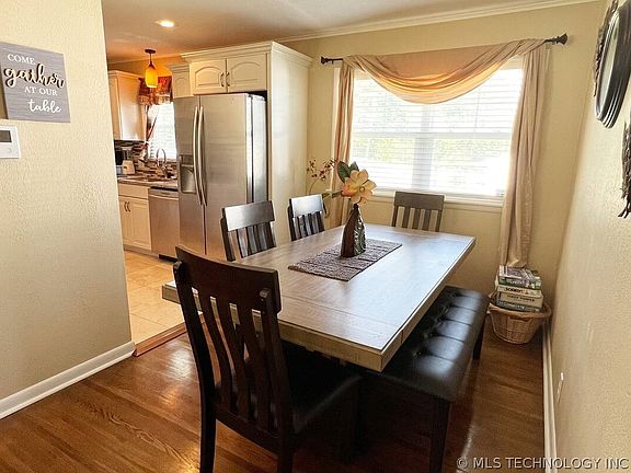 3rd image of 3609 N Detroit Ave