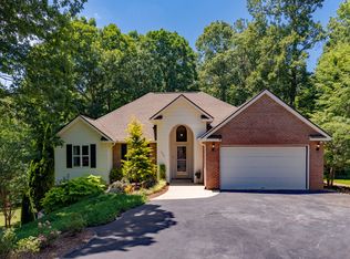 400 Heather Marie Dr, Hendersonville, NC 28792
