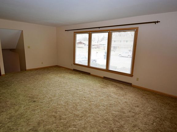 4th image of 2815 N 118th St