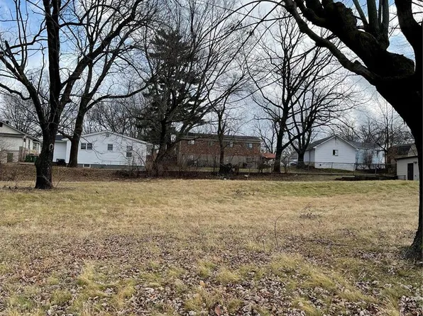 3734 Adie Rd, Saint Ann, MO 63074