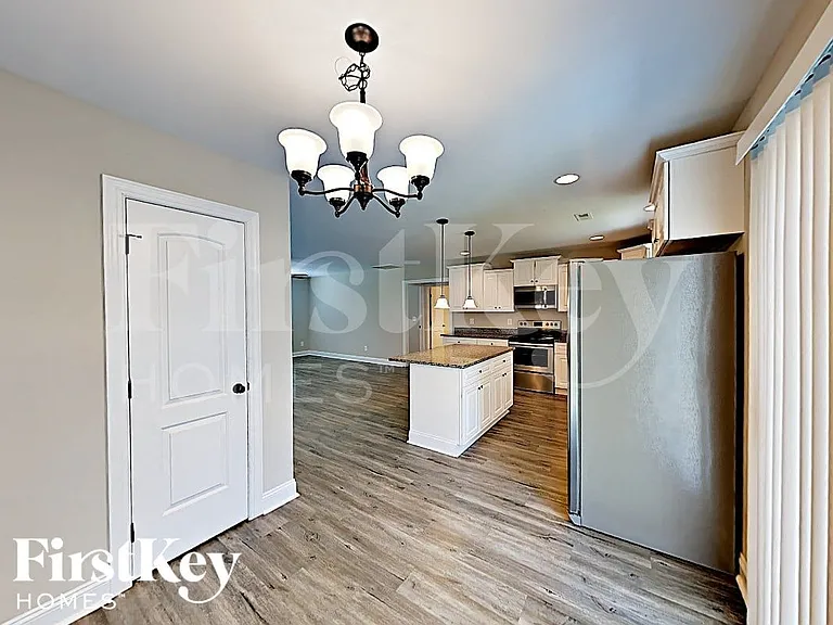 700 Margate Ave — Photo 6
