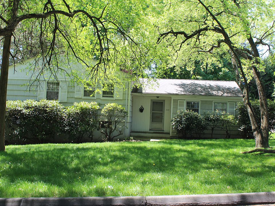 1st image of 223 Guion Dr