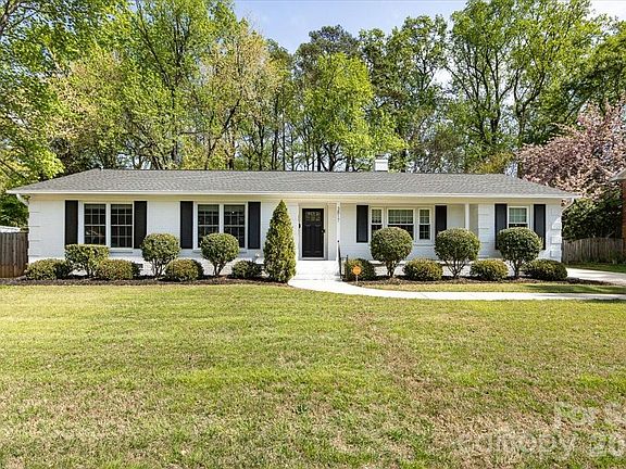 3rd image of 3817 Flowerfield Rd