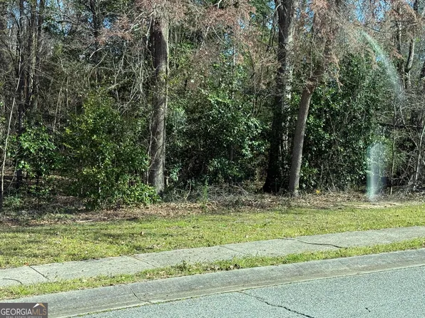 128 Oakview Club Dr, Macon, GA 31216