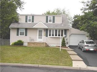 3 Dill Ct, Old Bridge, NJ 08857