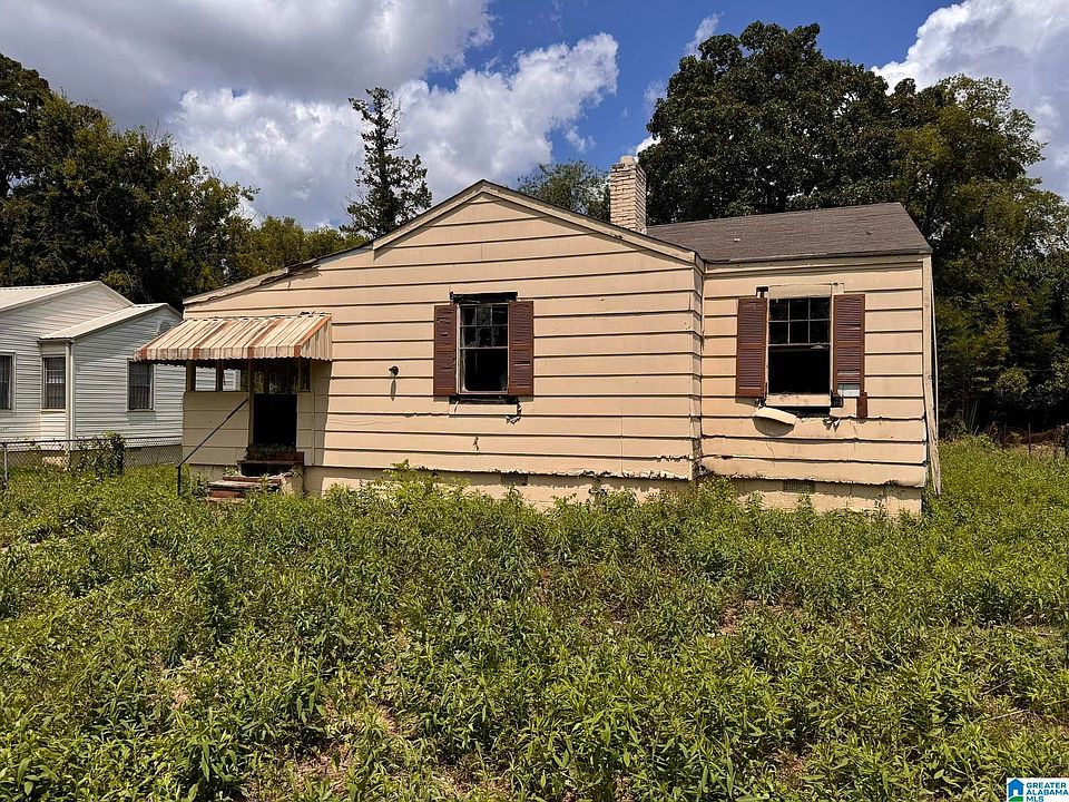 2nd image of 241 23rd St SW