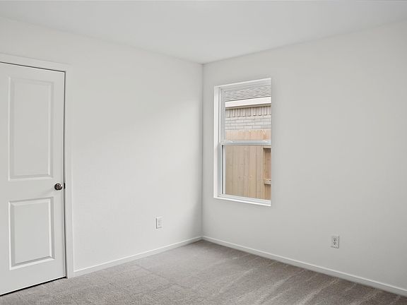 4th image of 16819 Spotted Oak Dr