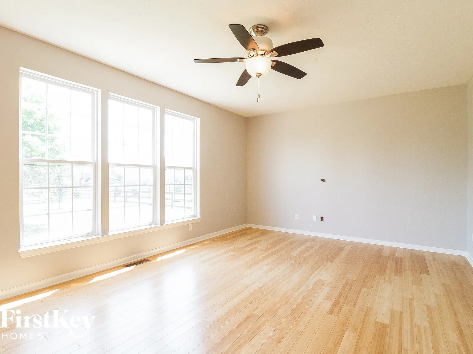 3 bed, 2.5 bath, 1966 sqft, $2,570 — Photo 4