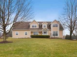 3814 Live Oak Rd, Crystal Lake, IL 60012