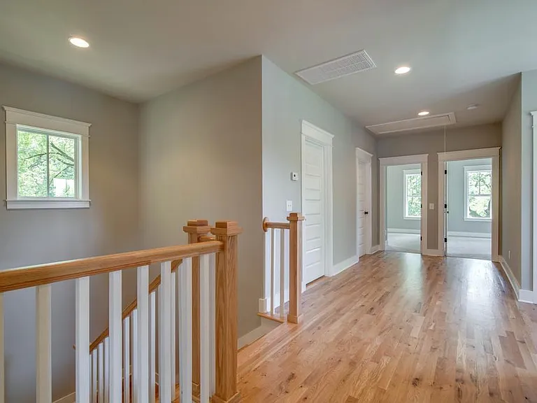 135 Marie St — Photo 13