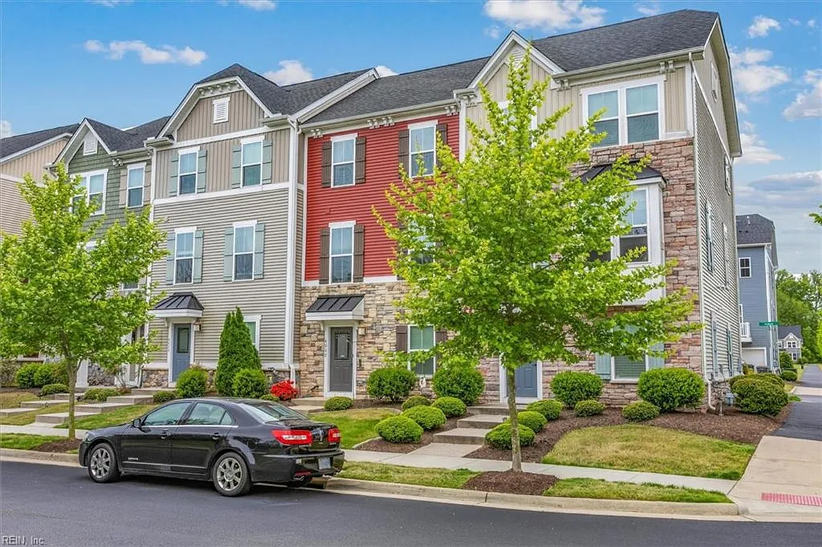 Building Photo - 4002 Luminary Dr