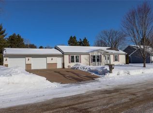 1027 Prairie Cir, Menomonie, WI 54751