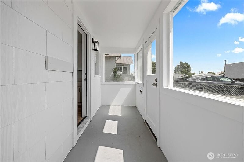 2nd image of 106 W Birch Avenue