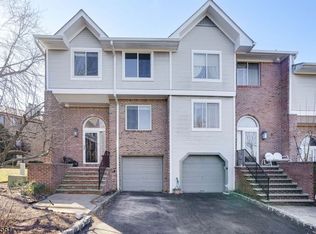 6 Louisburg Sq #39, Verona, NJ 07044