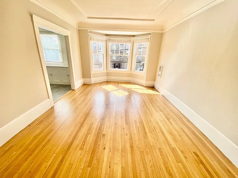 1888 Golden Gate Ave #14 — Photo 2