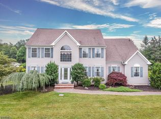 70 Gates Rd, Somerset, NJ 08873