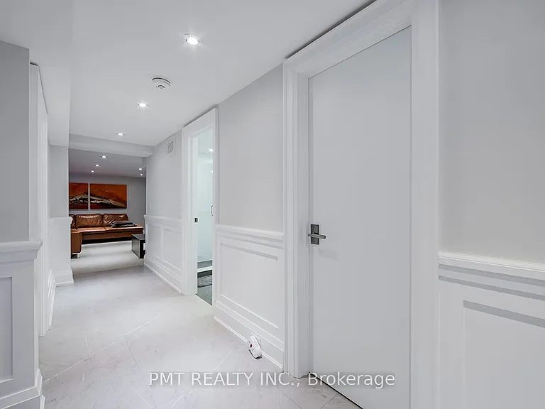50 Thursfield Cres — Photo 37