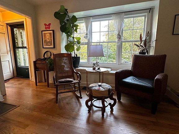 2nd image of 1407 Southgate Rd
