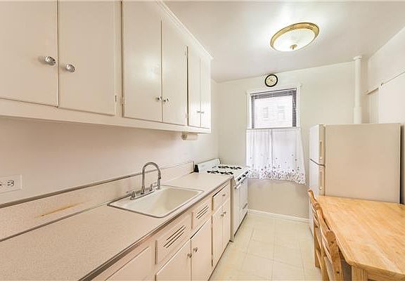4th image of 3601 Johnson Ave APT 3B