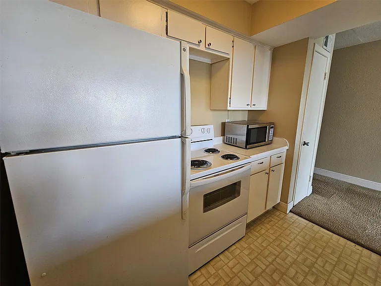 12600 Melville Dr #321B — Photo 16