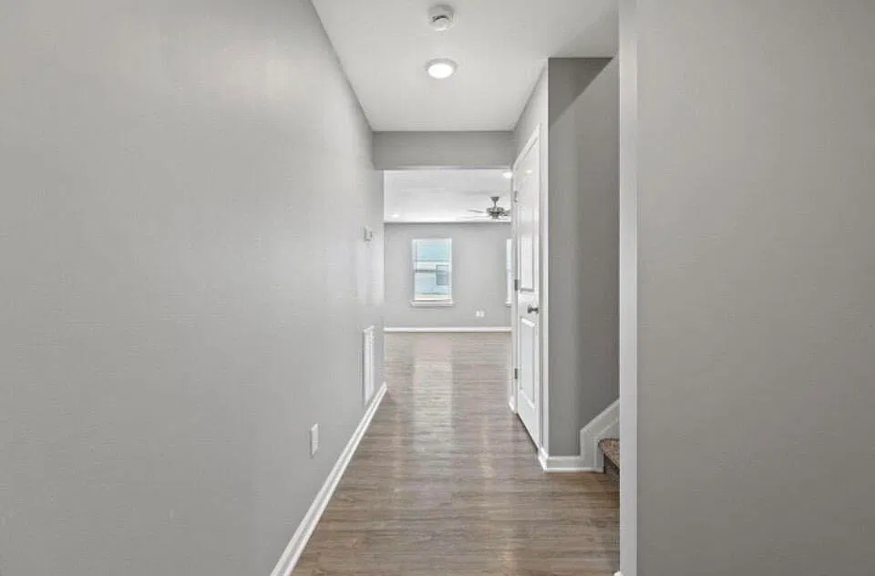 4 bed, 2.5 bath, 1900 sqft, $1,895 — Photo 2