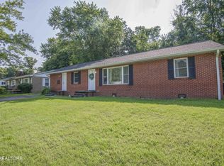 906 Chilhowee St, Harriman, TN 37748