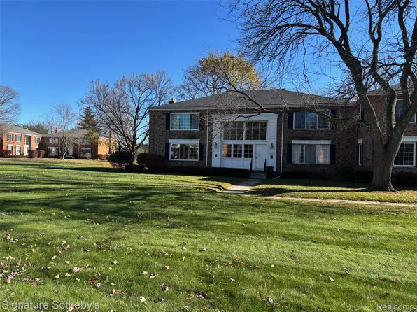 689 E Fox Hills Dr #65, Bloomfield Hills, MI 48304