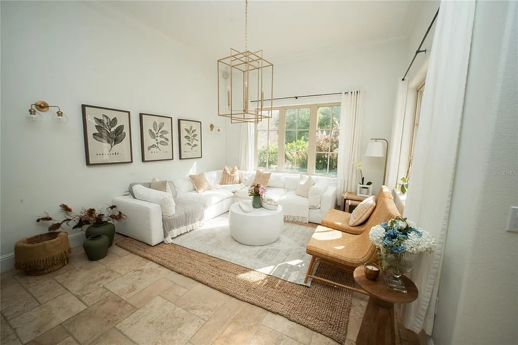 5 bed, 5.5 bath, 5392 sqft, $13,500 — Photo 4