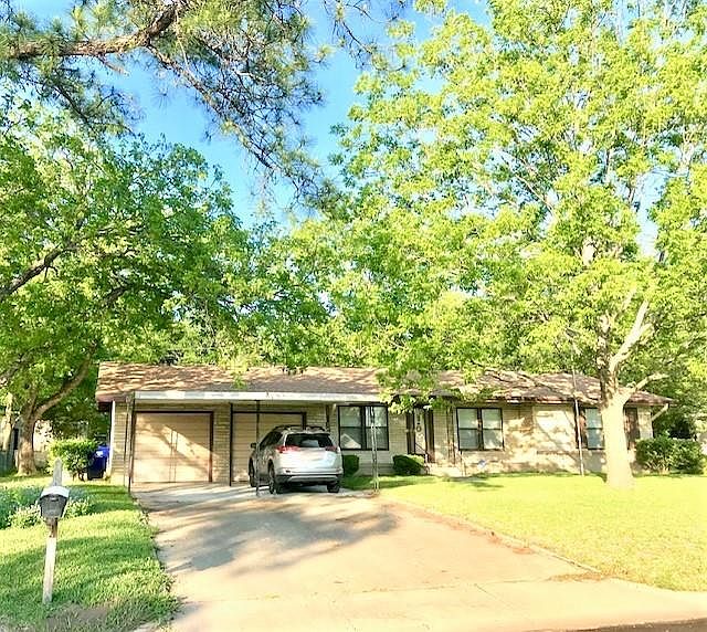 2nd image of 1424 Crow Dr