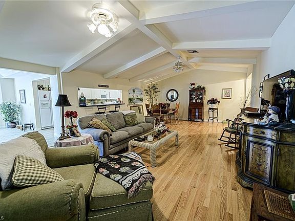 5th image of 3625 Riviera Cir #3627