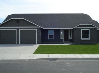 2212 Crab Apple Cres, West Richland, WA 99353
