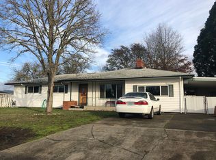 737 W Luellen Dr, Roseburg, OR 97471