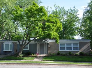306 W Crystal St, Mundelein, IL 60060